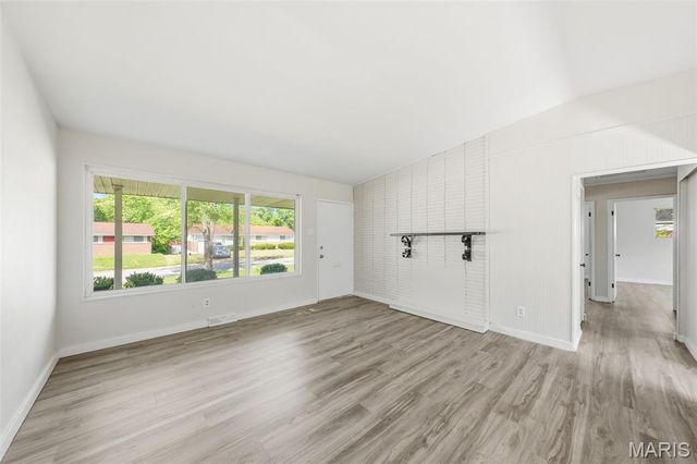 9828 Omega Drive, St Louis, MO 63136