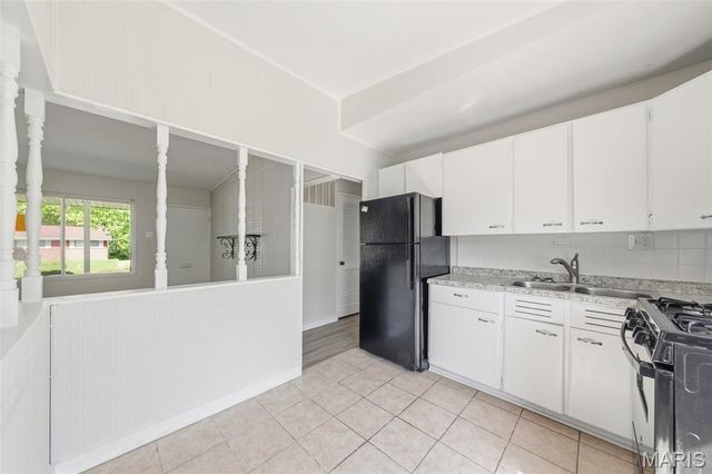 9828 Omega Drive, St Louis, MO 63136