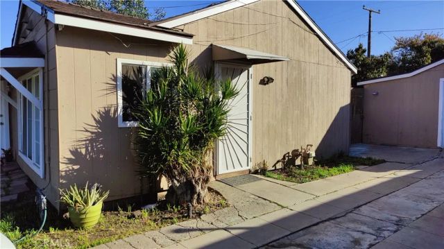 2125 Rousselle Street, Santa Ana, CA 92707