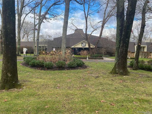 389 Clubhouse Court 457, Coram, NY 11727