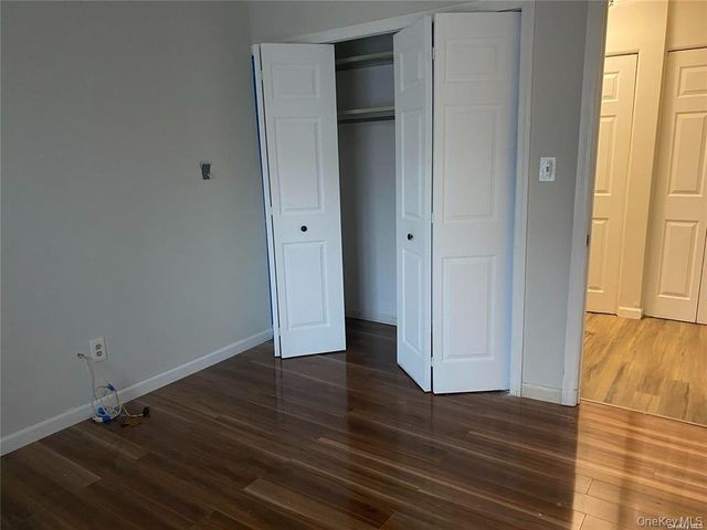 389 Clubhouse Court 457, Coram, NY 11727