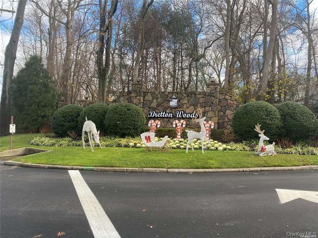 389 Clubhouse Court 457, Coram, NY 11727