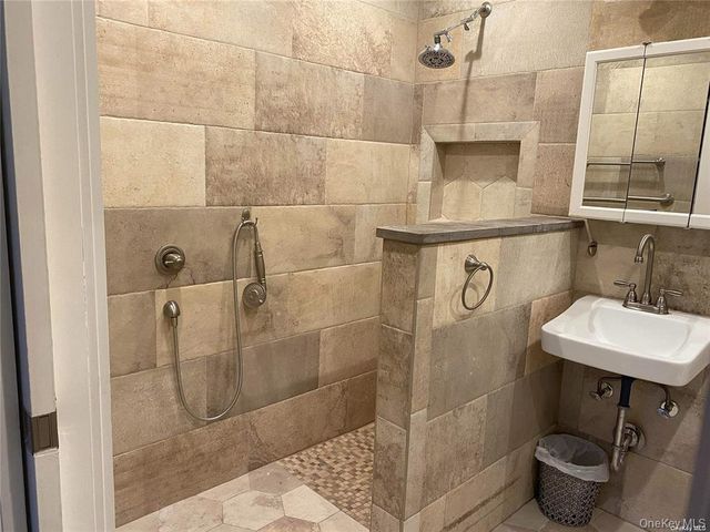 389 Clubhouse Court 457, Coram, NY 11727