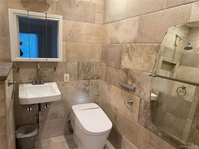 389 Clubhouse Court 457, Coram, NY 11727