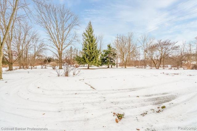 10485 Willis Road, Willis, MI 48191