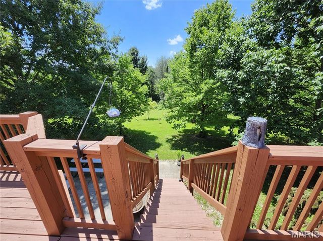 6844 QUERCUS GROVE Road, Edwardsville, IL 62025