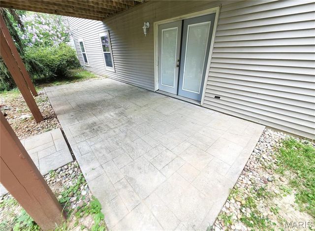 6844 QUERCUS GROVE Road, Edwardsville, IL 62025