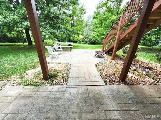 6844 QUERCUS GROVE Road, Edwardsville, IL 62025