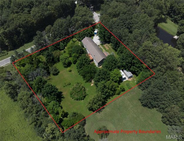 6844 QUERCUS GROVE Road, Edwardsville, IL 62025