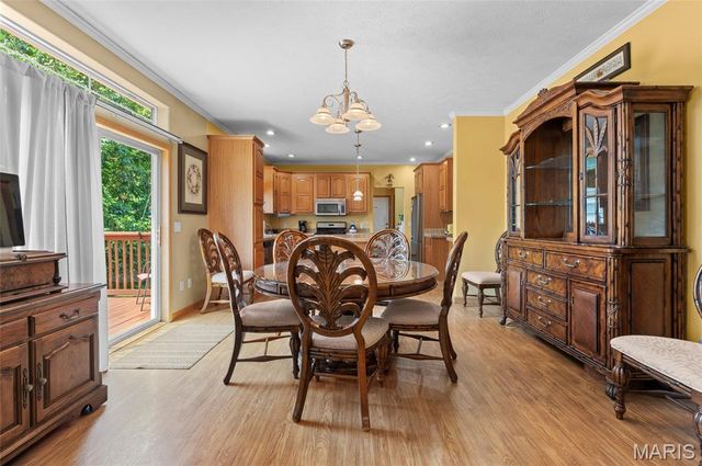 6844 QUERCUS GROVE Road, Edwardsville, IL 62025