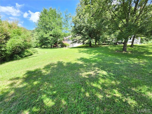 6844 QUERCUS GROVE Road, Edwardsville, IL 62025