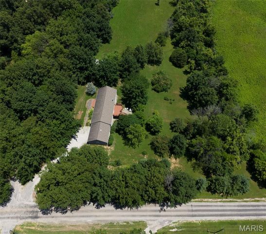 6844 QUERCUS GROVE Road, Edwardsville, IL 62025