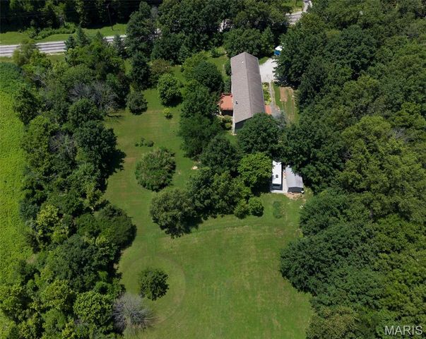 6844 QUERCUS GROVE Road, Edwardsville, IL 62025