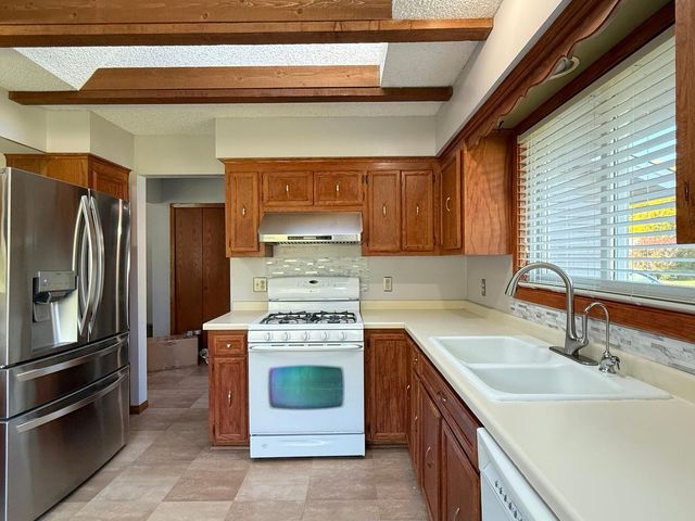 1814 Walnut Lane, Eagan, MN 55122
