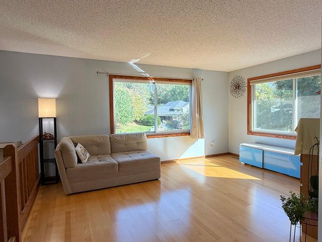 1814 Walnut Lane, Eagan, MN 55122