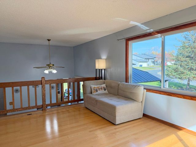 1814 Walnut Lane, Eagan, MN 55122