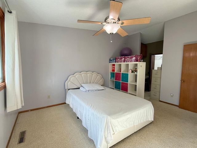 1814 Walnut Lane, Eagan, MN 55122