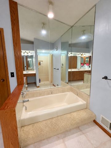 1814 Walnut Lane, Eagan, MN 55122