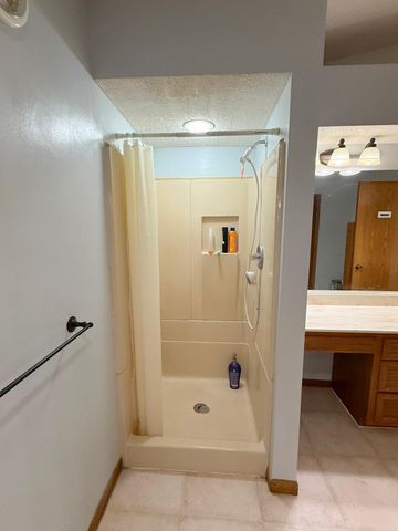 1814 Walnut Lane, Eagan, MN 55122