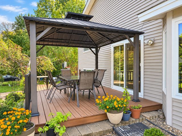 1814 Walnut Lane, Eagan, MN 55122