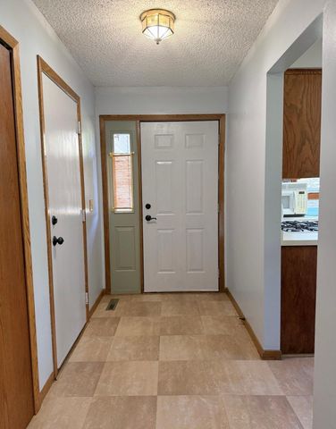 1814 Walnut Lane, Eagan, MN 55122
