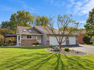 1814 Walnut Lane, Eagan, MN 55122