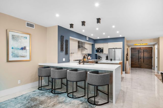 101 S Fort Lauderdale Beach Boulevard 702, Fort Lauderdale, FL 33316