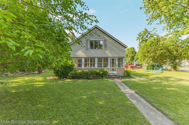 27216 Shiawassee Road, Southfield, MI 48033