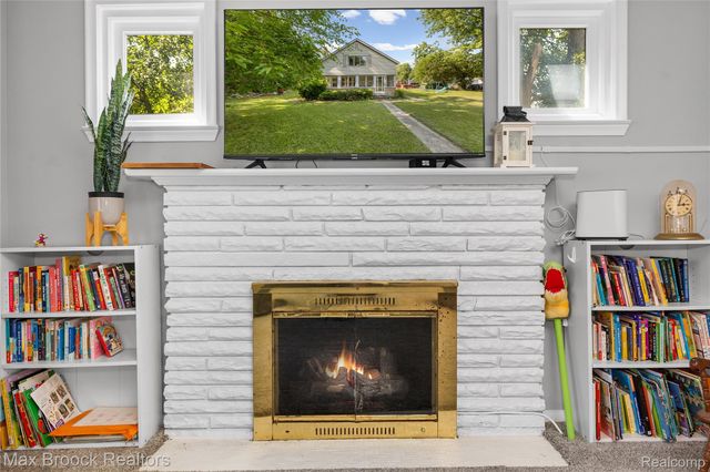 27216 Shiawassee Road, Southfield, MI 48033
