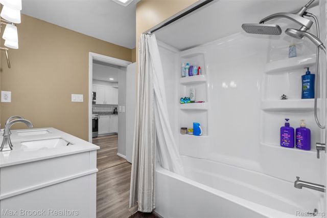 27216 Shiawassee Road, Southfield, MI 48033