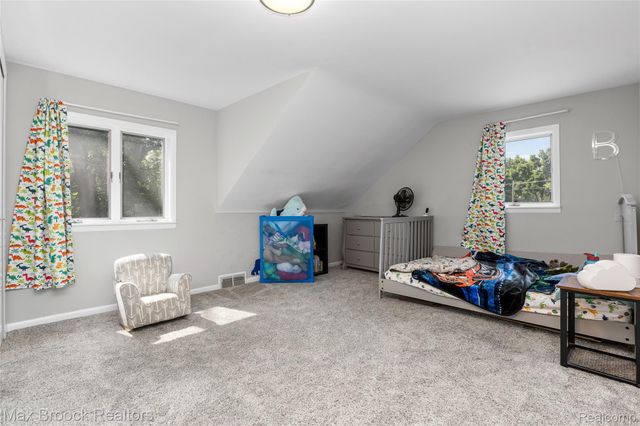 27216 Shiawassee Road, Southfield, MI 48033