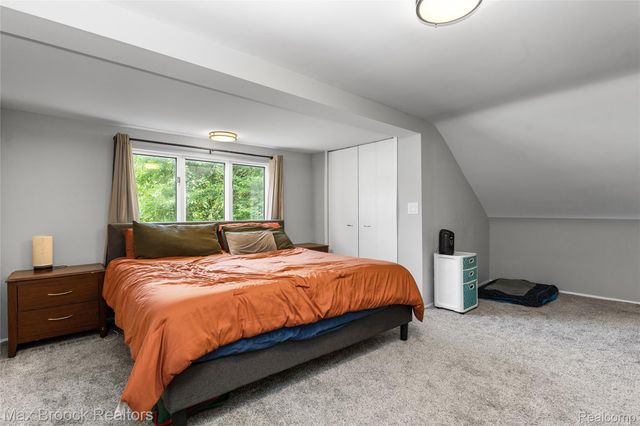 27216 Shiawassee Road, Southfield, MI 48033