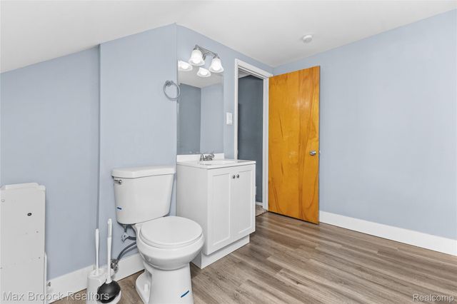 27216 Shiawassee Road, Southfield, MI 48033
