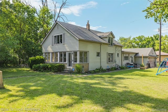 27216 Shiawassee Road, Southfield, MI 48033