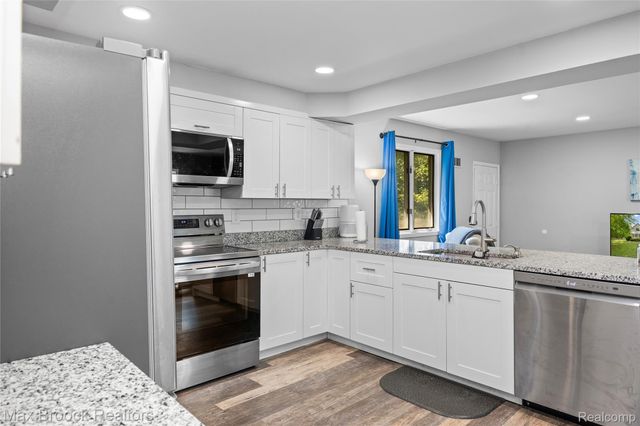 27216 Shiawassee Road, Southfield, MI 48033
