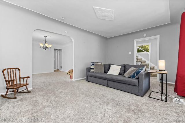 27216 Shiawassee Road, Southfield, MI 48033