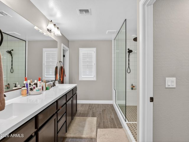 3326 W DONNER Drive, Phoenix, AZ 85041