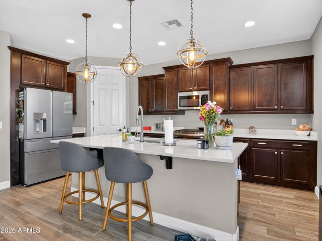 3326 W DONNER Drive, Phoenix, AZ 85041