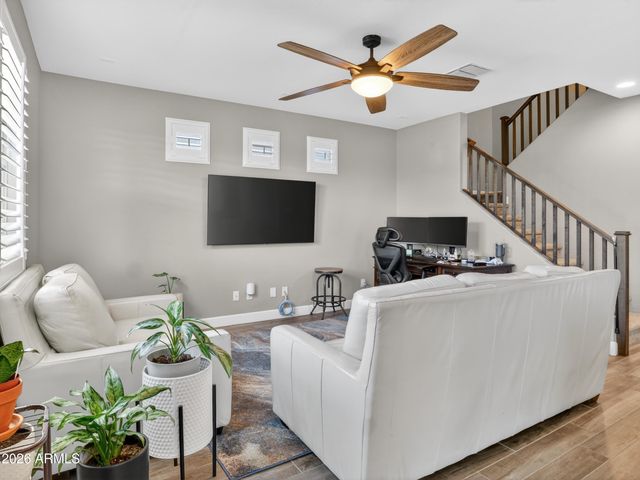 3326 W DONNER Drive, Phoenix, AZ 85041