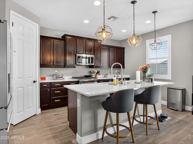 3326 W DONNER Drive, Phoenix, AZ 85041