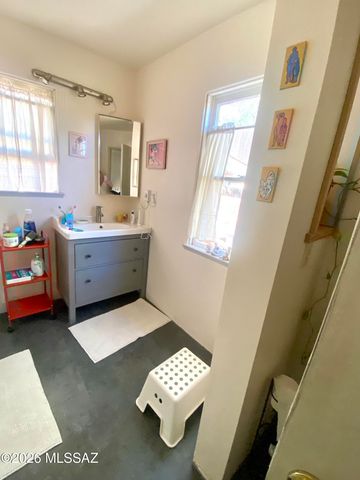 1031 E Irwin Place, Tucson, AZ 85719