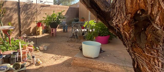 1031 E Irwin Place, Tucson, AZ 85719