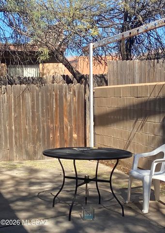 1031 E Irwin Place, Tucson, AZ 85719