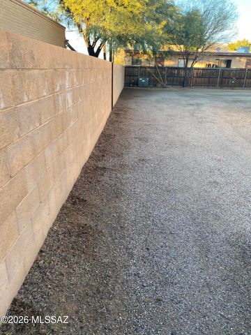 1031 E Irwin Place, Tucson, AZ 85719