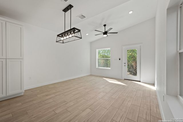 212 Cooper St, San Antonio, TX 78210