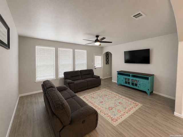 2566 Golden Rain, San Antonio, TX 78245