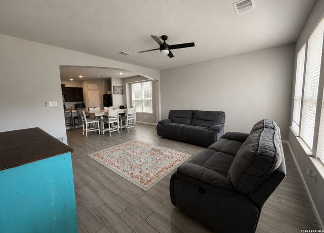 2566 Golden Rain, San Antonio, TX 78245