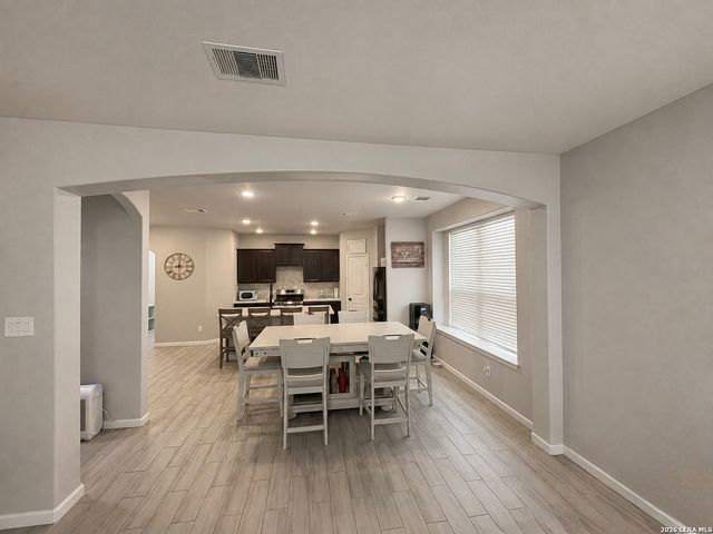 2566 Golden Rain, San Antonio, TX 78245