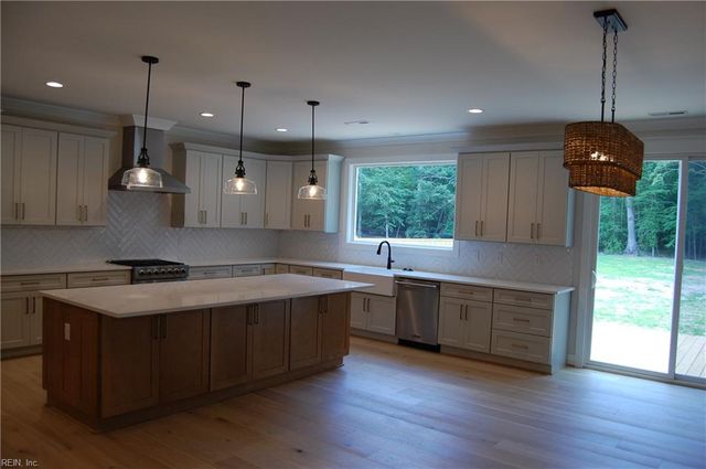 2856 Seaboard RD, Virginia Beach, VA 23456