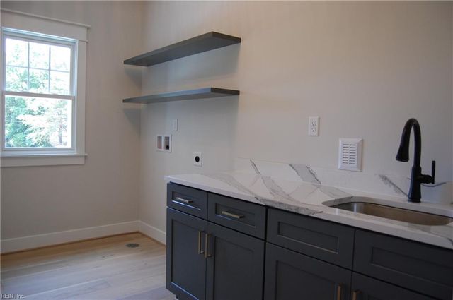 2856 Seaboard RD, Virginia Beach, VA 23456